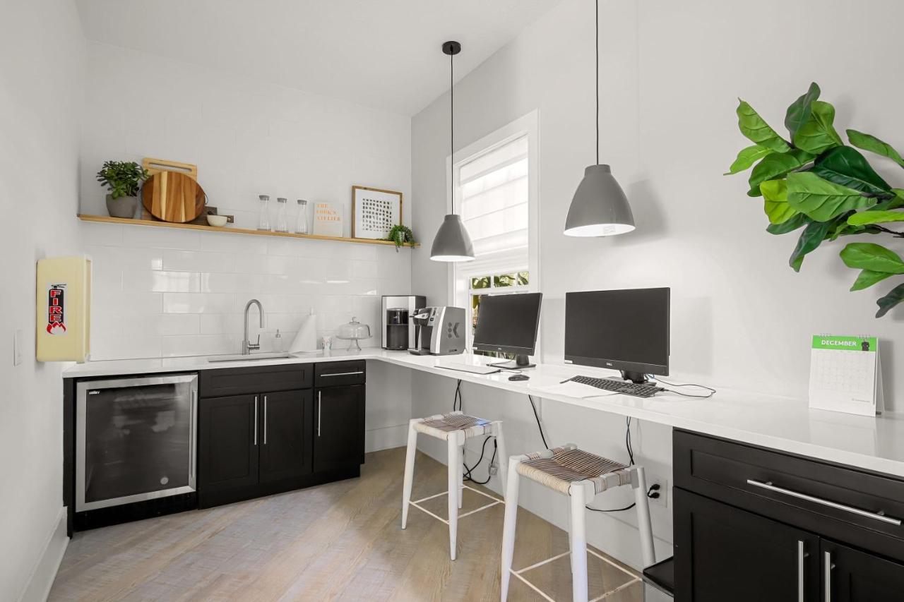 Comfy And Spacious 1Br W Pool Gym Workspace 브레던톤 외부 사진